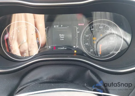 2019 Jeep Cherokee Latitude 4X4 z USA, uszkodzony, nr VIN 1C4PJMCBXKD239602